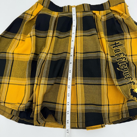 Harry Potter Hufflepuff Plaid Skirt | Wizarding World | Size Small - Picture 4 of 9